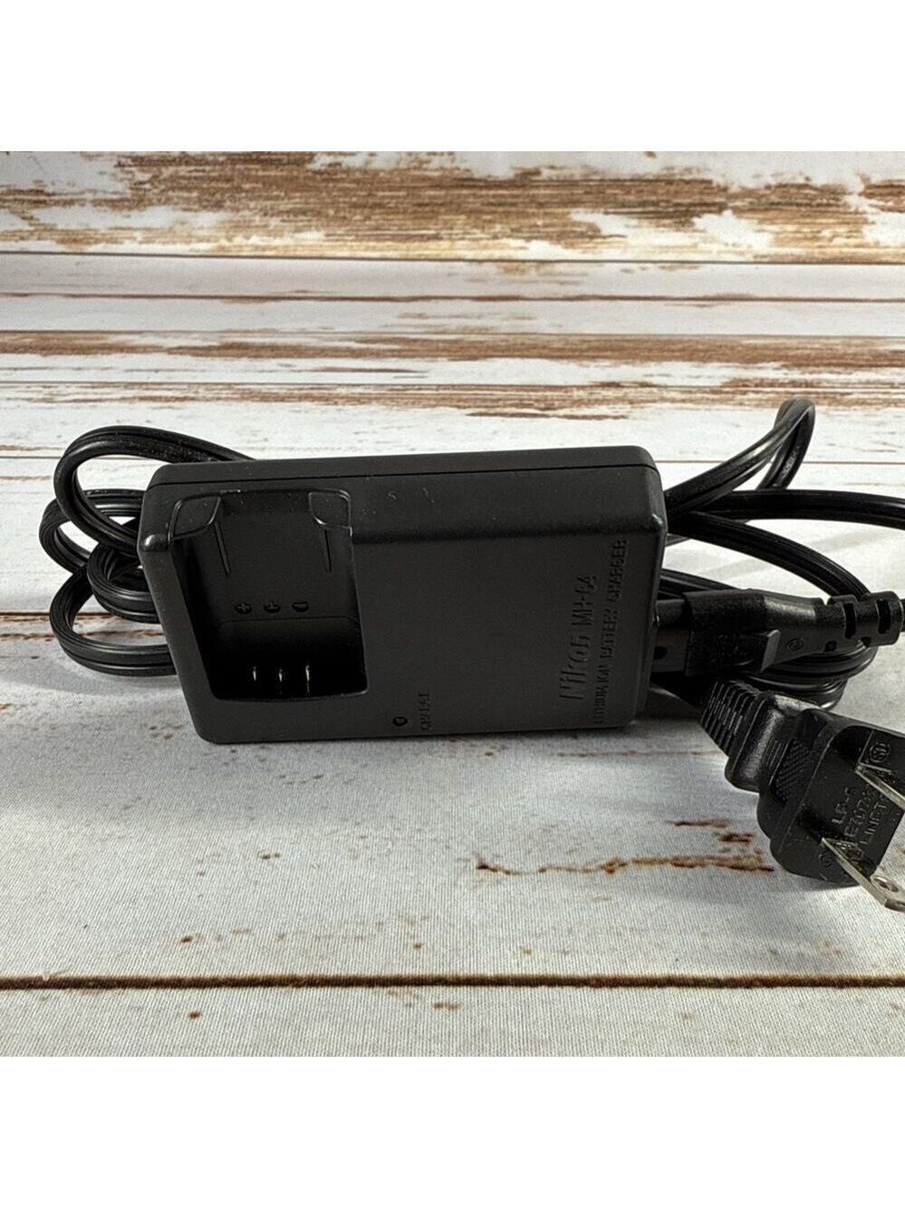 Nikon MH-64 Battery Charger for Nikon COOLPIX S550 S560